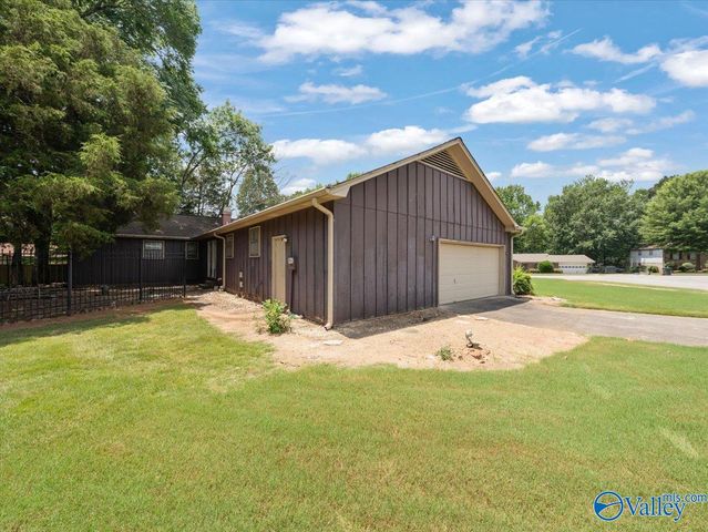 2500 Galahad Drive, Huntsville, AL 35803