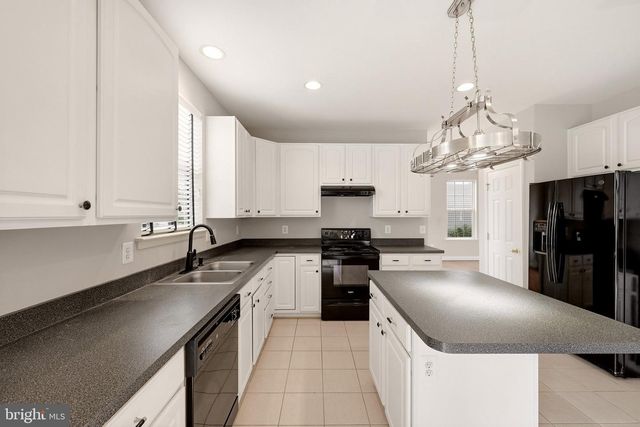 114 NASSAU DR, Winchester, VA 22602