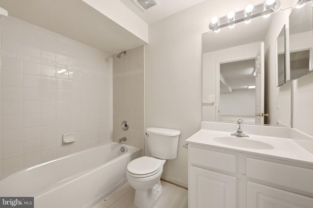 114 NASSAU DR, Winchester, VA 22602