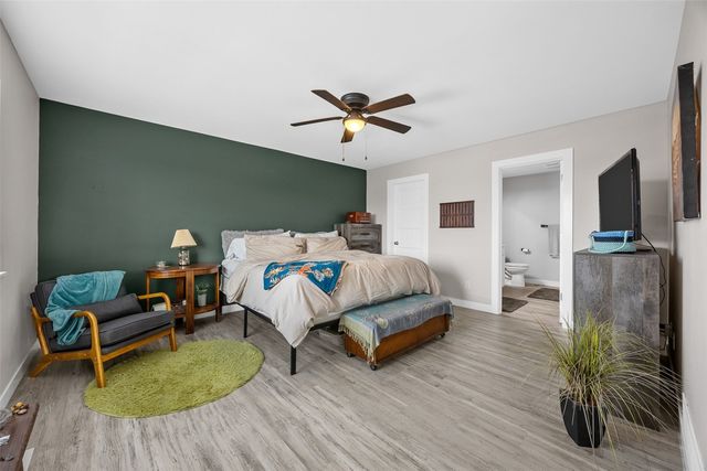 1429 Applewood Drive, Fairfax, IA 52228