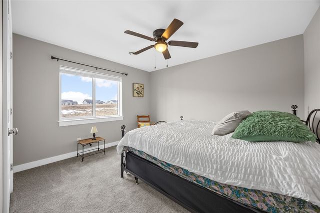 1429 Applewood Drive, Fairfax, IA 52228