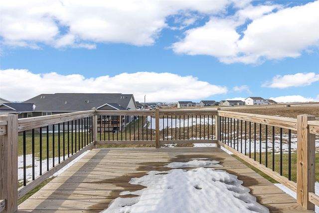 1429 Applewood Drive, Fairfax, IA 52228