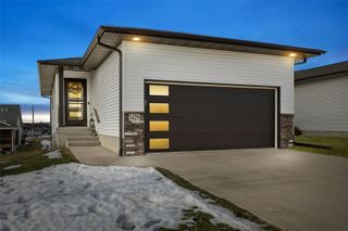 1429 Applewood Drive, Fairfax, IA 52228