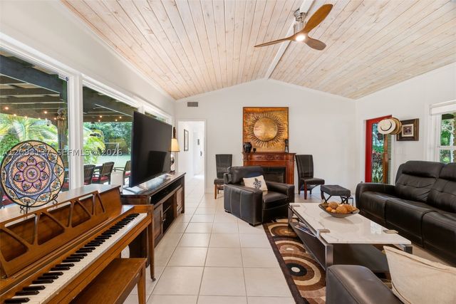 9801 SW 96th St, Miami, FL 33176