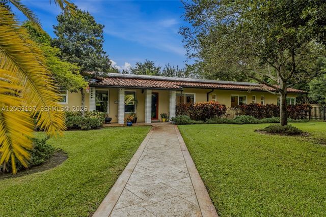 9801 SW 96th St, Miami, FL 33176