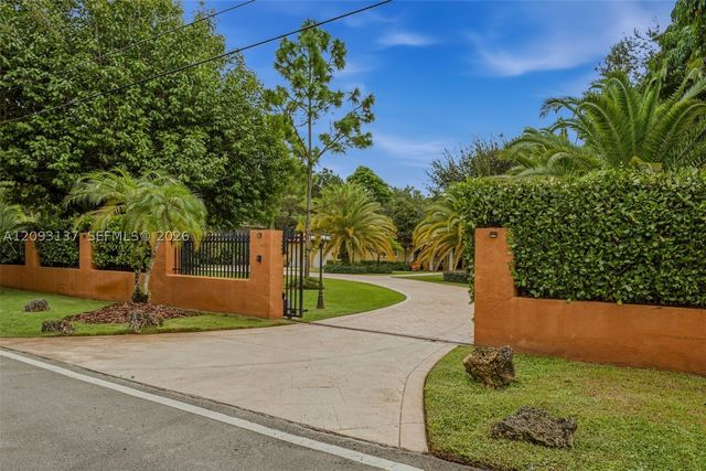 9801 SW 96th St, Miami, FL 33176