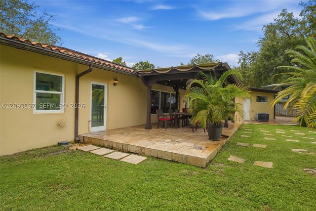 9801 SW 96th St, Miami, FL 33176