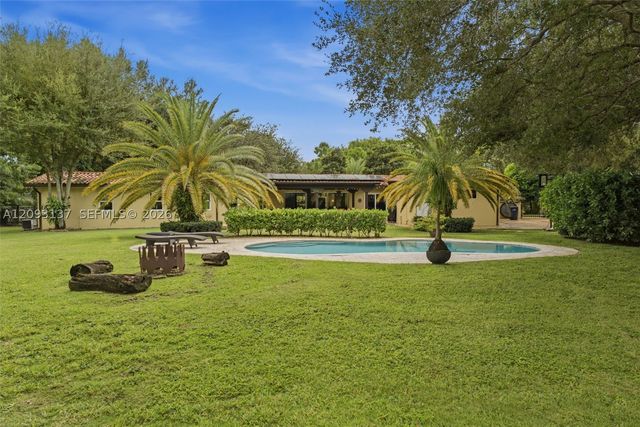 9801 SW 96th St, Miami, FL 33176