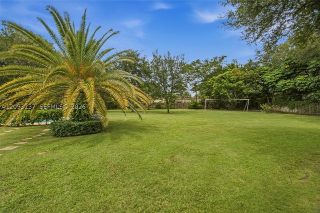 9801 SW 96th St, Miami, FL 33176