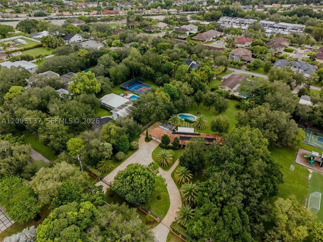 9801 SW 96th St, Miami, FL 33176