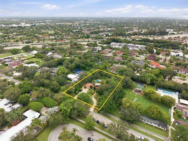 9801 SW 96th St, Miami, FL 33176