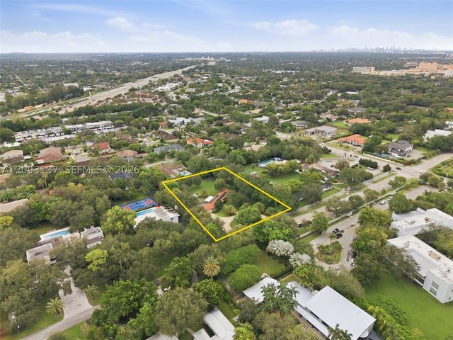 9801 SW 96th St, Miami, FL 33176
