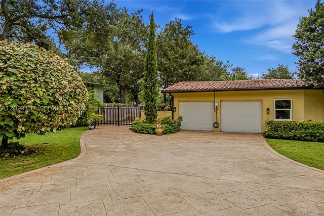 9801 SW 96th St, Miami, FL 33176