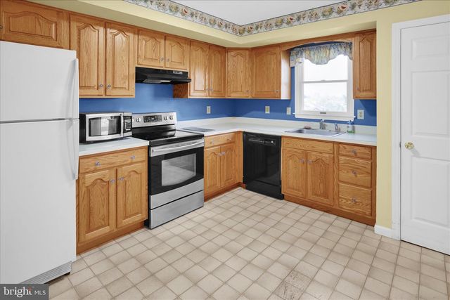 2513 JEFFERSON AVE, West Lawn, PA 19609