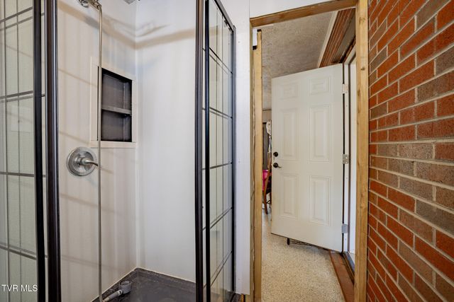141 East Central, Bristol, TN 37620