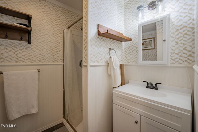 141 East Central, Bristol, TN 37620