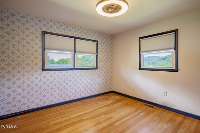 141 East Central, Bristol, TN 37620
