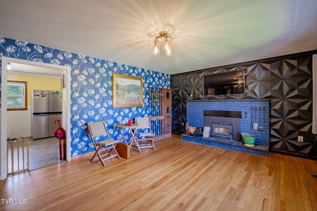 141 East Central, Bristol, TN 37620