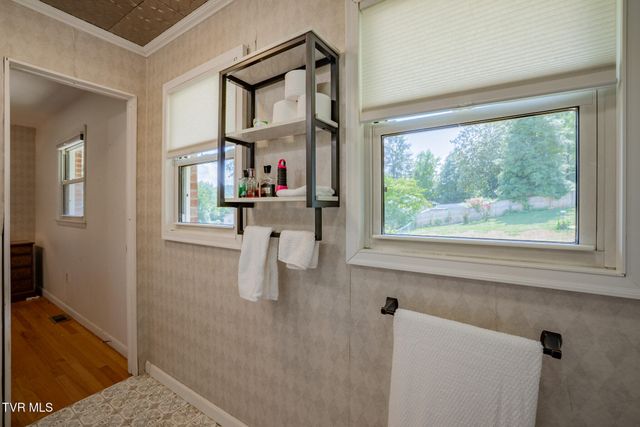 141 East Central, Bristol, TN 37620