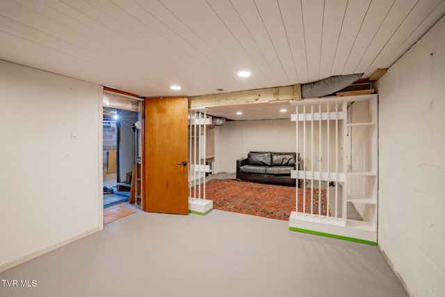 141 East Central, Bristol, TN 37620