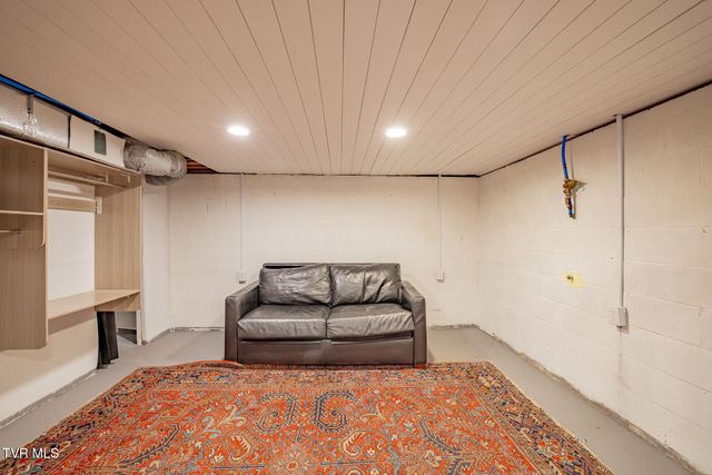 141 East Central, Bristol, TN 37620