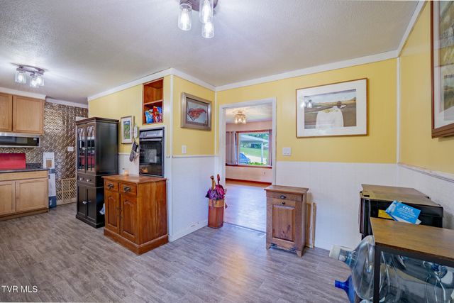141 East Central, Bristol, TN 37620