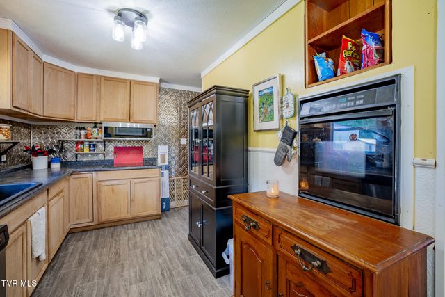 141 East Central, Bristol, TN 37620