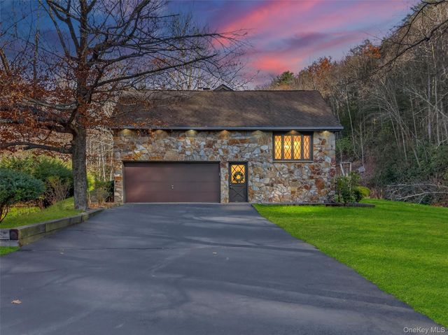 642 State Route 42, Sparrowbush, NY 12780