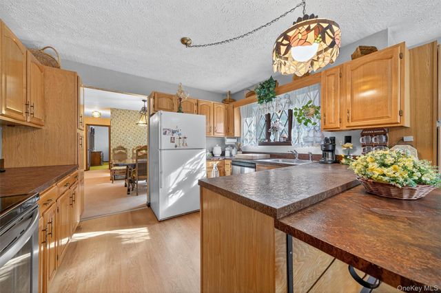 642 State Route 42, Sparrowbush, NY 12780