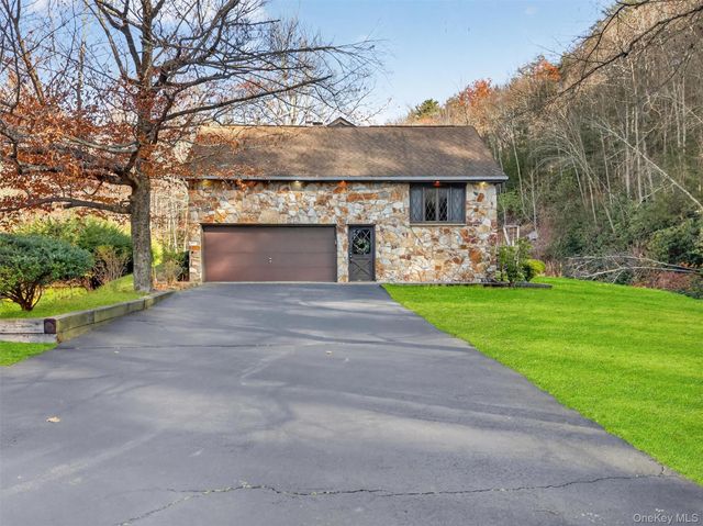 642 State Route 42, Sparrowbush, NY 12780