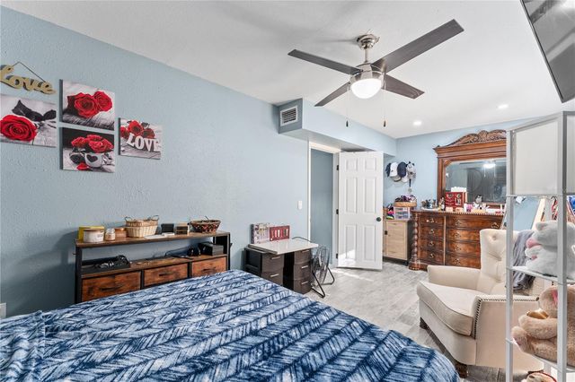 6205 65TH STREET N, Pinellas Park, FL 33781