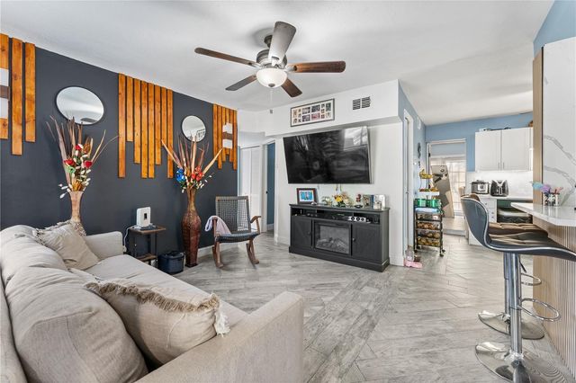 6205 65TH STREET N, Pinellas Park, FL 33781