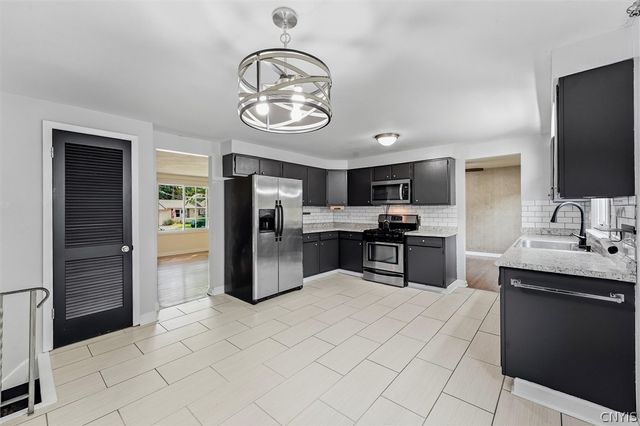 313 Longdale Drive, Salina, NY 13090