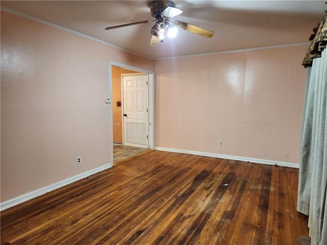 7024 Hunter Road, Raytown, MO 64133