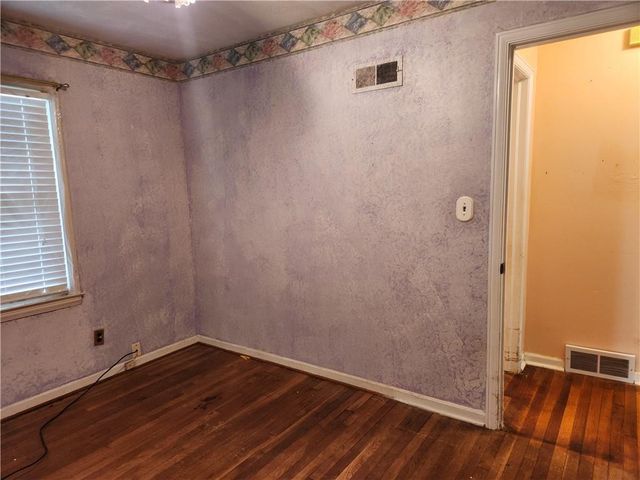 7024 Hunter Road, Raytown, MO 64133