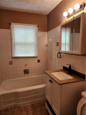 7024 Hunter Road, Raytown, MO 64133