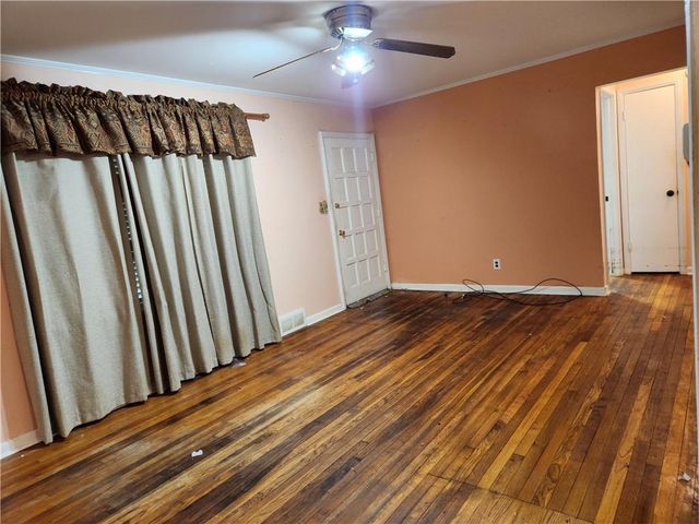 7024 Hunter Road, Raytown, MO 64133