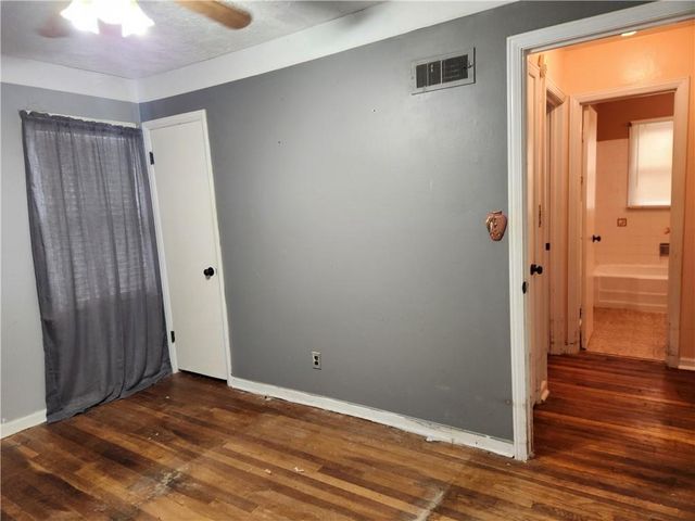 7024 Hunter Road, Raytown, MO 64133