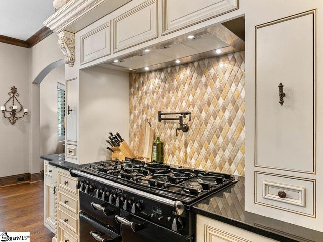 704 Brixton Circle, Simpsonville, SC 29681