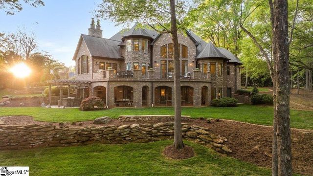 704 Brixton Circle, Simpsonville, SC 29681