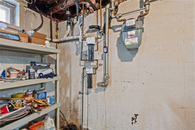 28 Corrente Avenue, Pawtucket, RI 02861