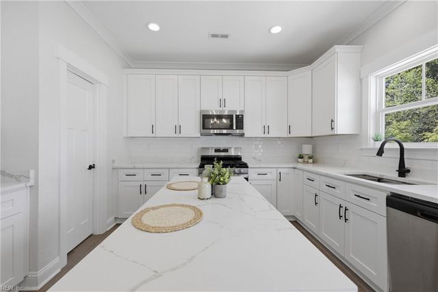 1229 Waters RD, Chesapeake, VA 23322