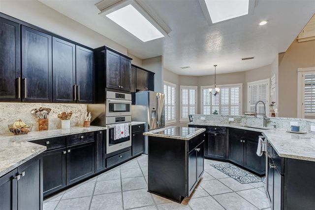 3211 Wilshire Lane, Baytown, TX 77521