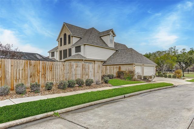 3211 Wilshire Lane, Baytown, TX 77521