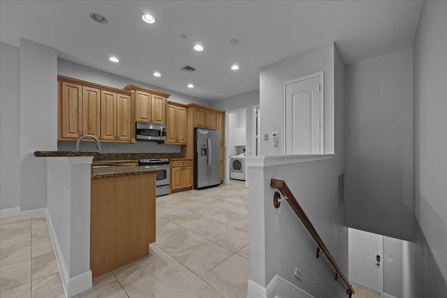 4902 Vine Cliff Way E, Palm Beach Gardens, FL 33418