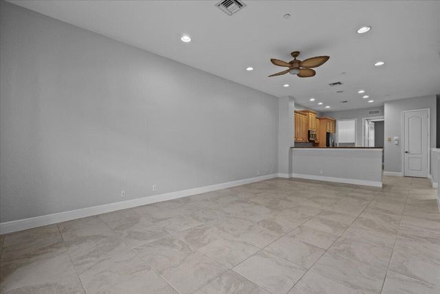 4902 Vine Cliff Way E, Palm Beach Gardens, FL 33418