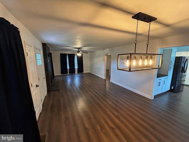 15690 S DUPONT HWY, Harrington, DE 19952