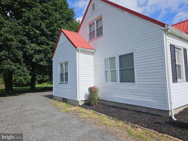 15690 S DUPONT HWY, Harrington, DE 19952