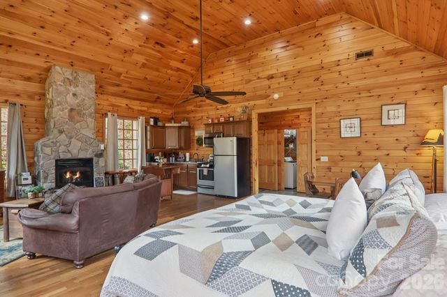 1012 Alarka Highlands Drive, Bryson City, NC 28713
