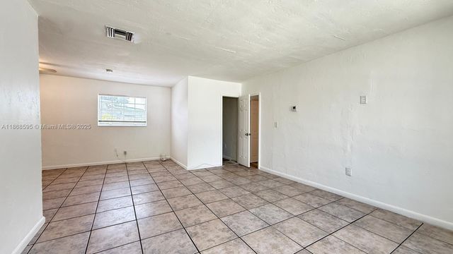 2900 NW 5th St, Fort Lauderdale, FL 33311